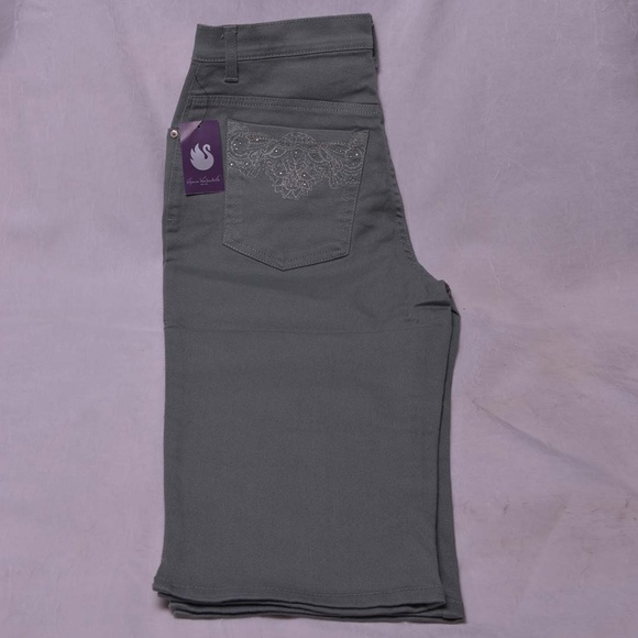 Amanda Jeans by Gloria Vanderbilt - Picture 4 of 4